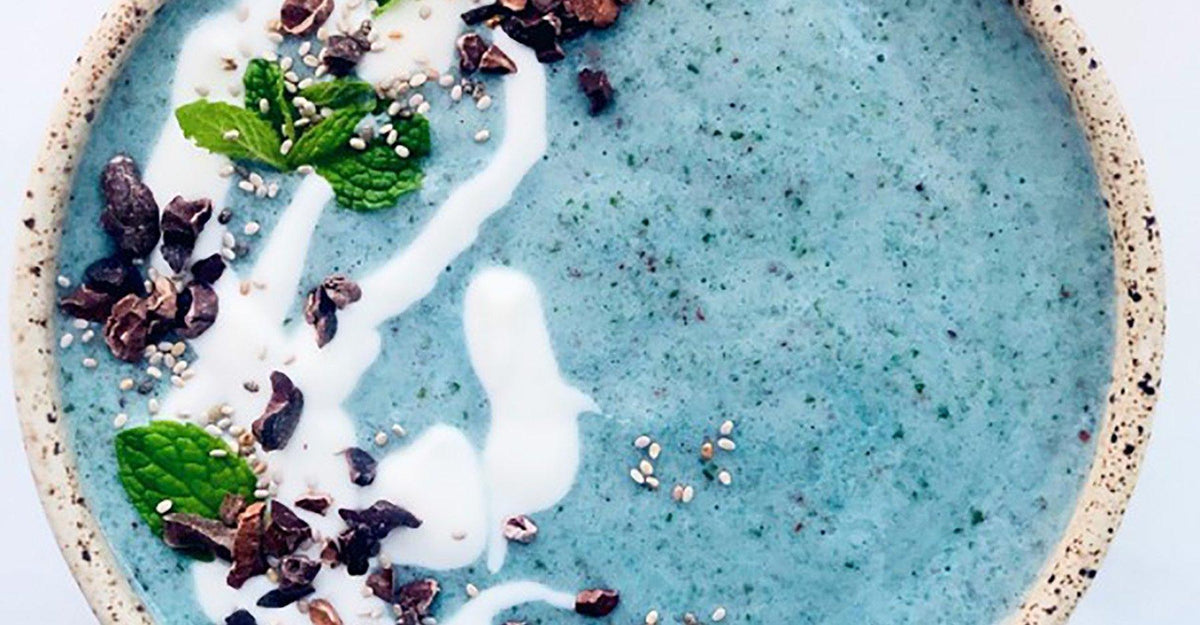 Chocolate Chip Mint Smoothie Bowl